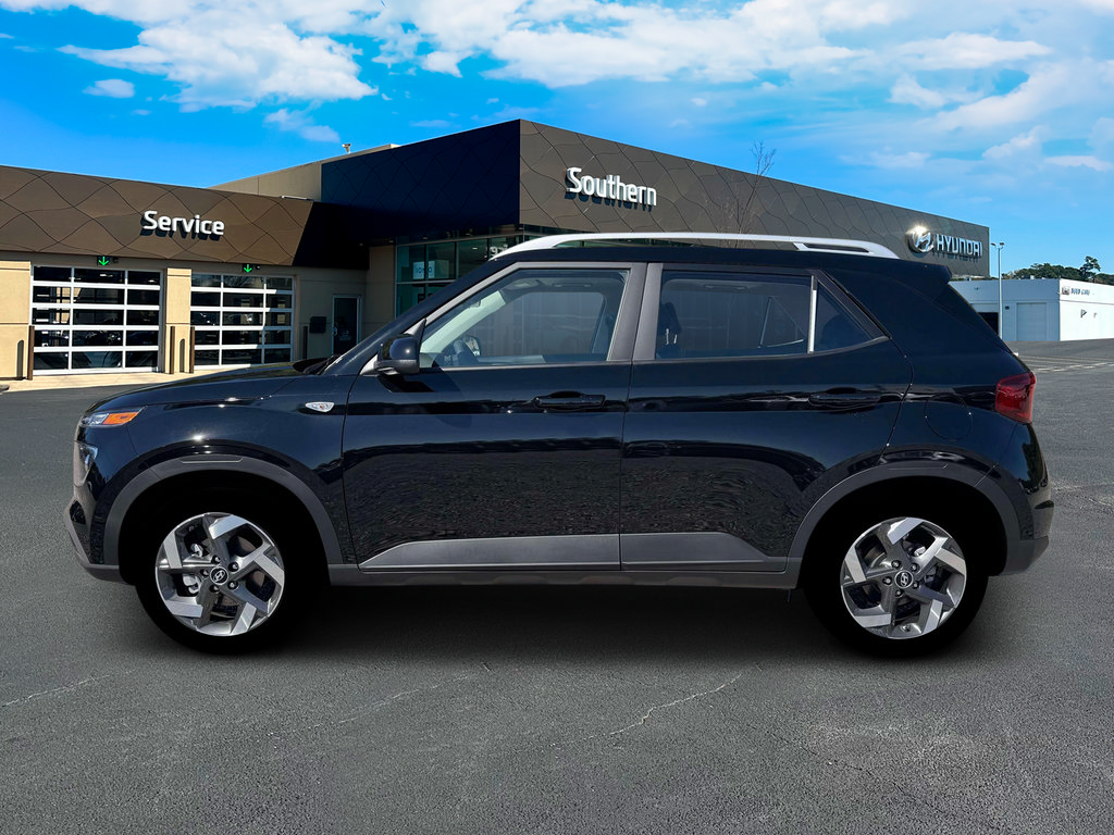 New 2026 Hyundai Venue SEL FWD image 3