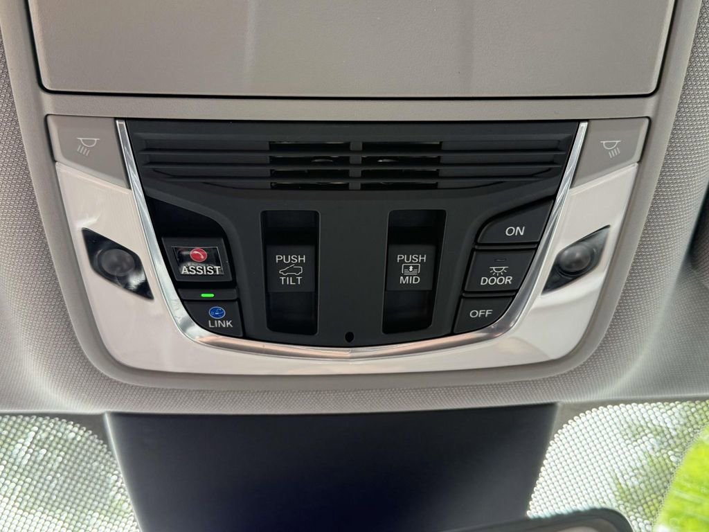 Used 2022 Acura MDX SH-AWD w/ Technology Package image 29