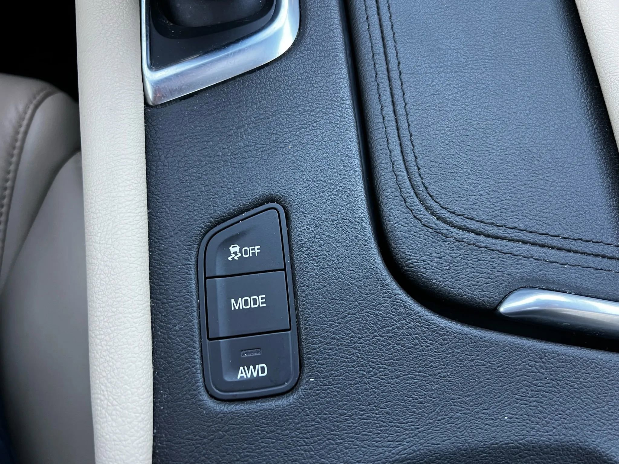 Used 2018 Cadillac XT5 Luxury w/ Driver Awareness Package image 19