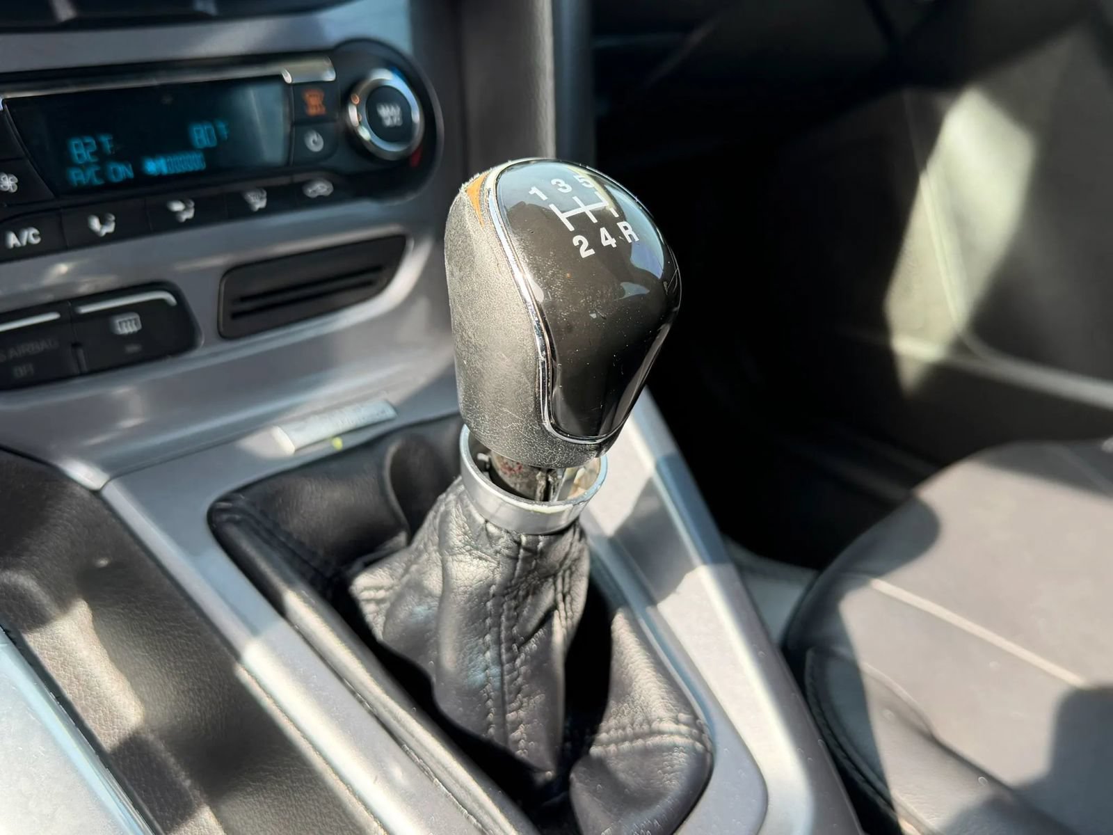 Used 2013 Ford Focus Titanium w/ Titanium Handling Pkg FWD image 20