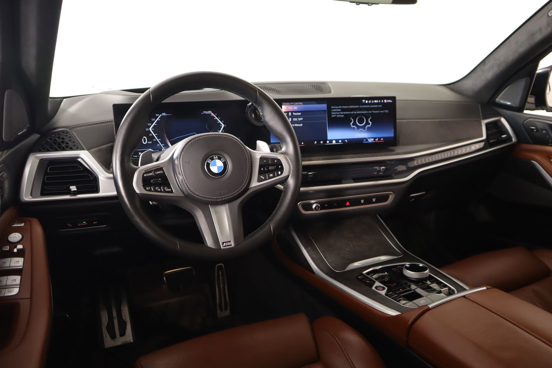 Used 2024 BMW X7 xDrive40i w/ Executive Package image 2