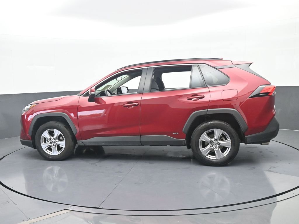 Used 2025 Toyota RAV4 XLE image 3