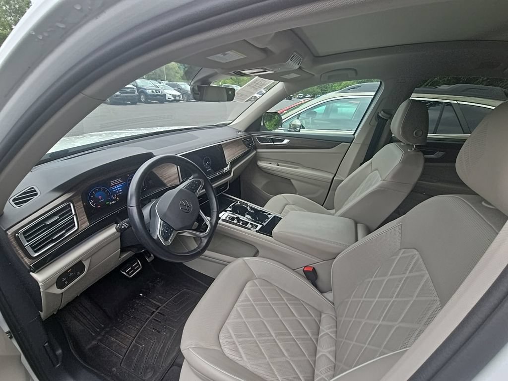 Used 2025 Volkswagen Atlas SEL Premium R-Line AWD/4WD image 6