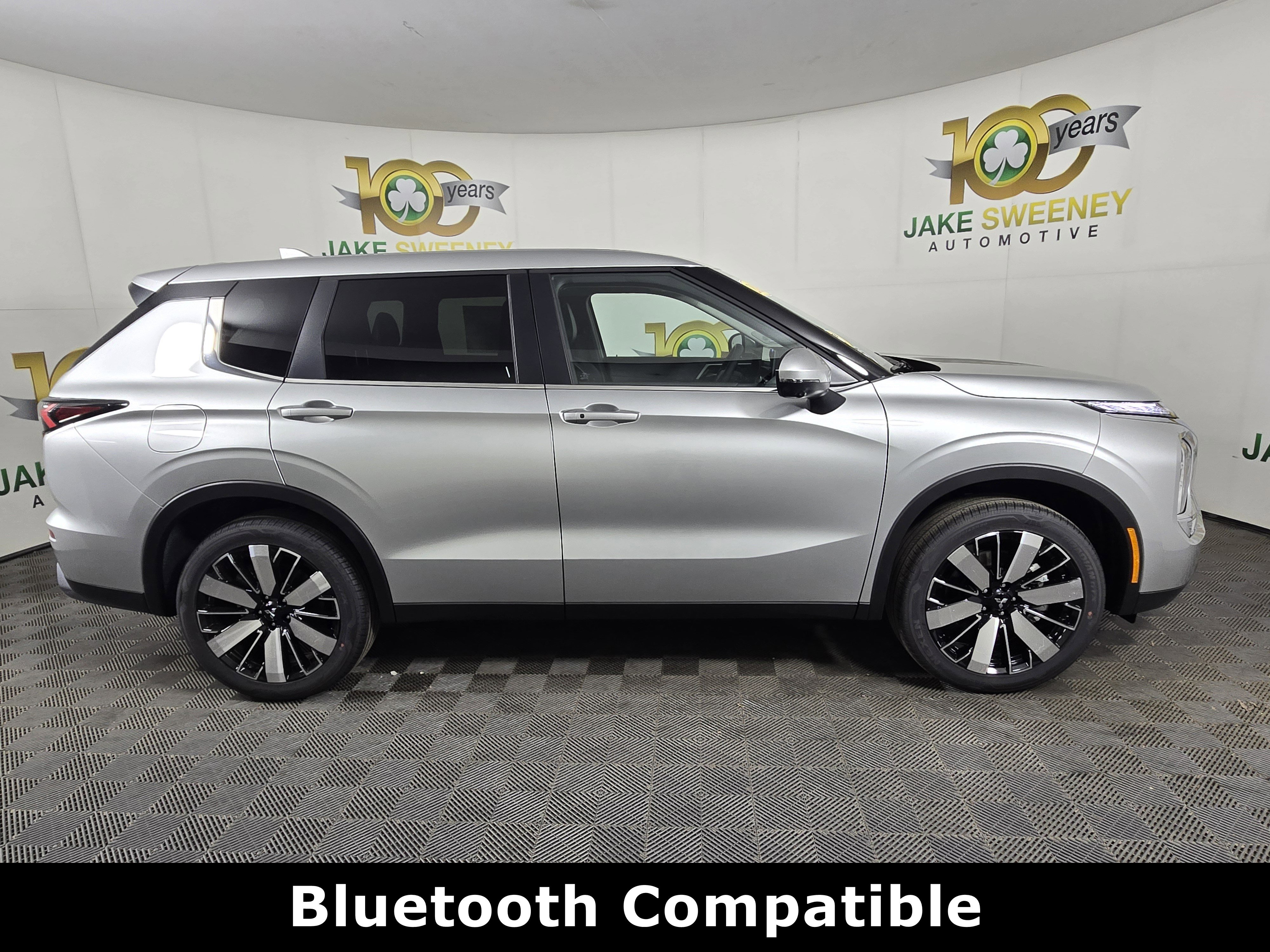 New 2026 Mitsubishi Outlander SE image 8