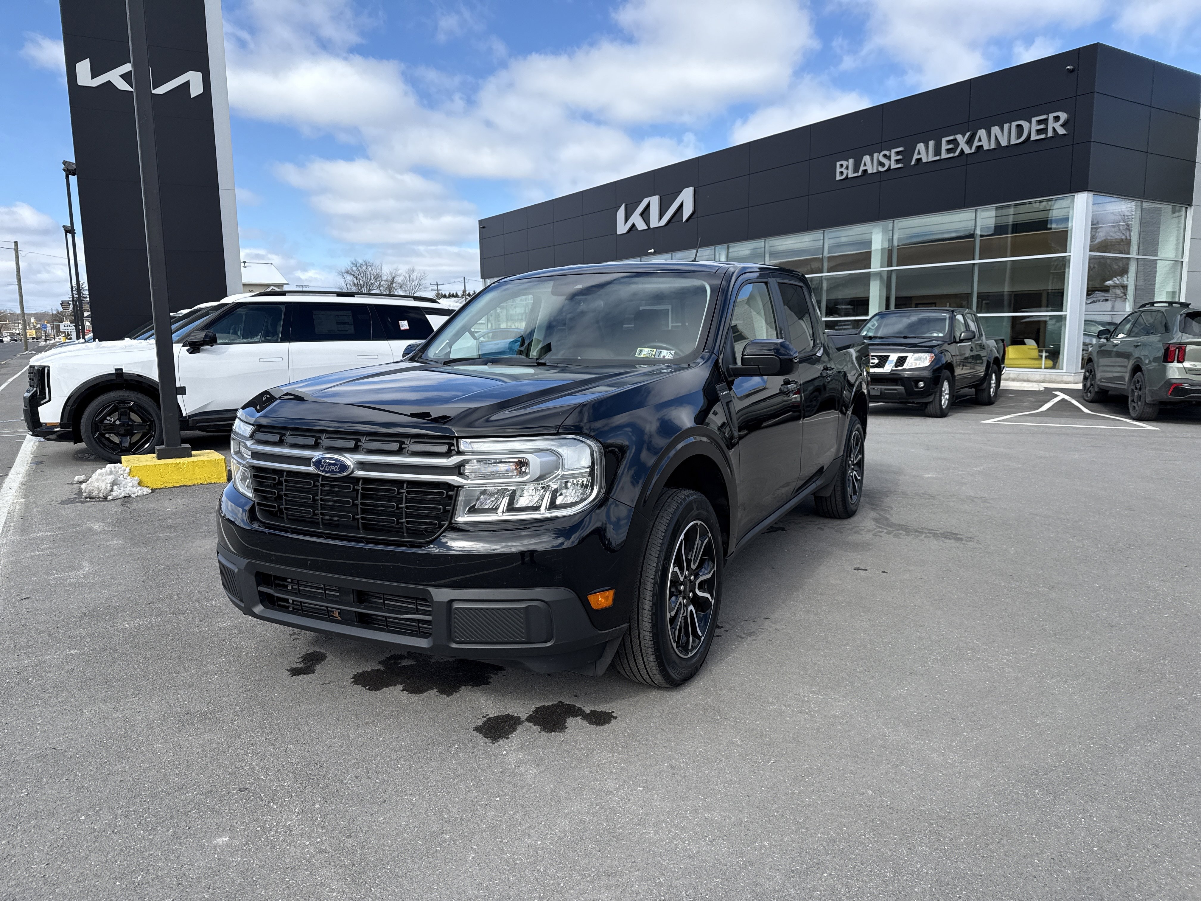Used 2022 Ford Maverick Lariat w/ Equipment Group 500A Standard image 8