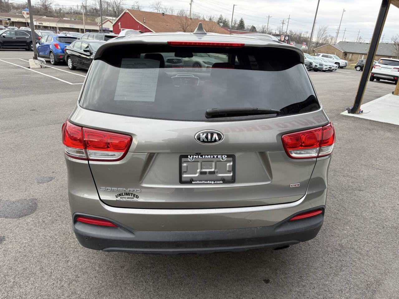 Used 2017 Kia Sorento LX w/ LX Convenience Package AWD/4WD image 9