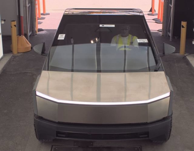 Used 2025 Tesla Cybertruck 2WD Crew Cab image 2