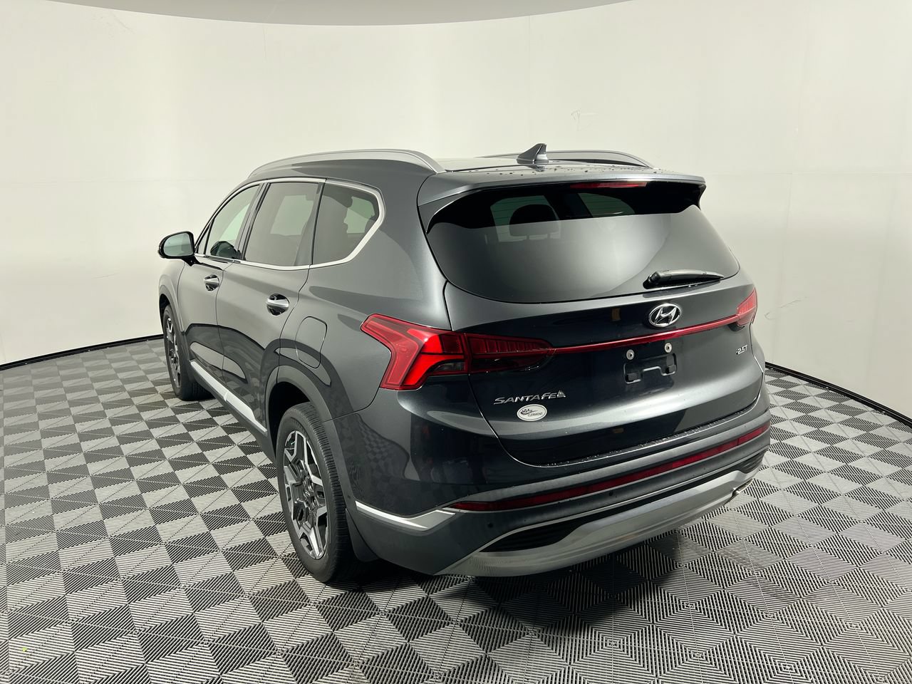 Used 2022 Hyundai Santa Fe Limited w/ Cargo Package FWD image 5