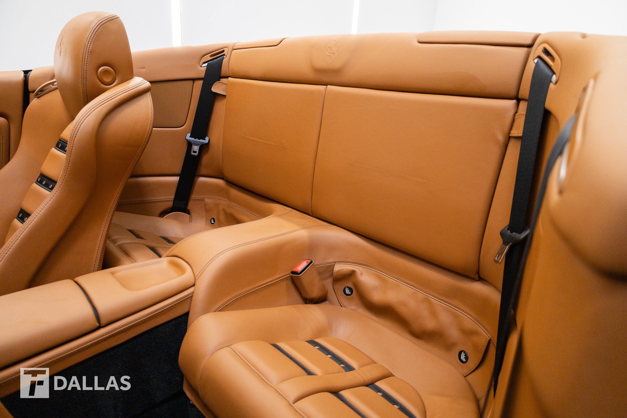 Used 2011 Ferrari California RWD image 34