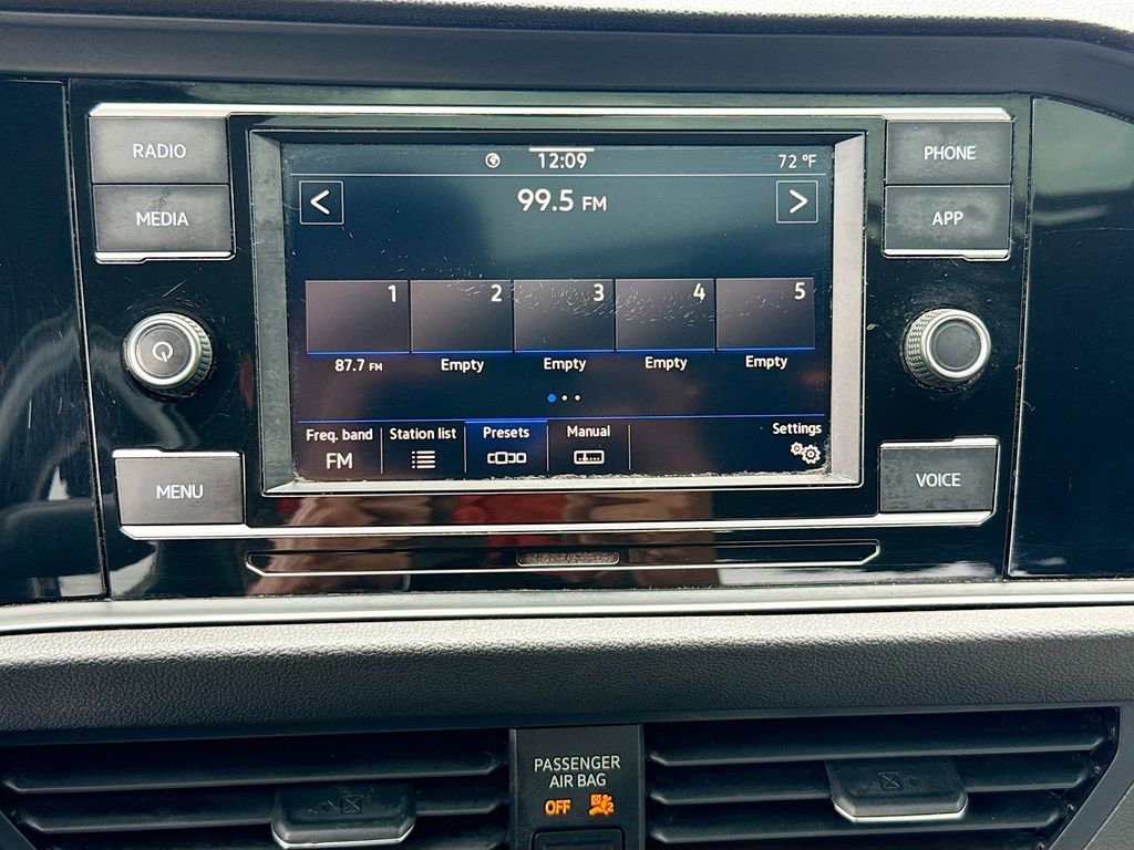 Used 2020 Volkswagen Jetta R-Line image 16