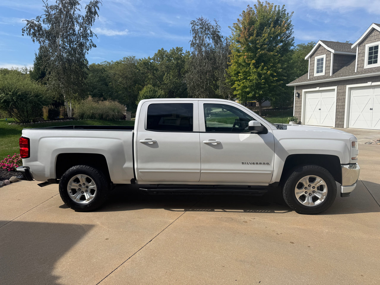 Used 2018 Chevrolet Silverado 1500 LT w/ All Star Edition image 7