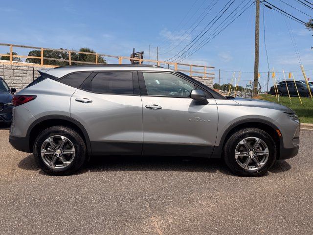 Used 2024 Chevrolet Blazer LT w/ Convenience Package FWD image 6