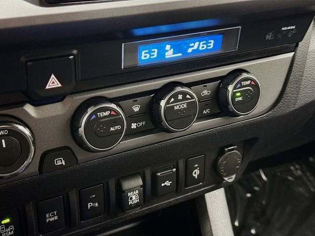 Used 2022 Toyota Tacoma TRD Off-Road image 16