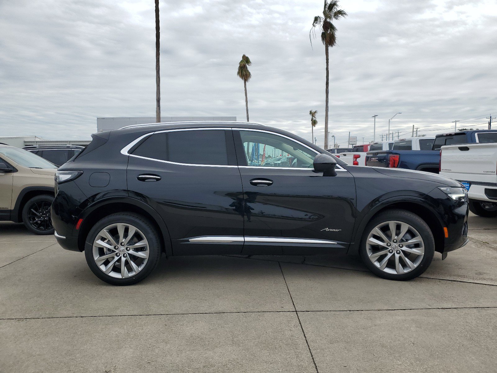 Certified 2023 Buick Envision Avenir image 4