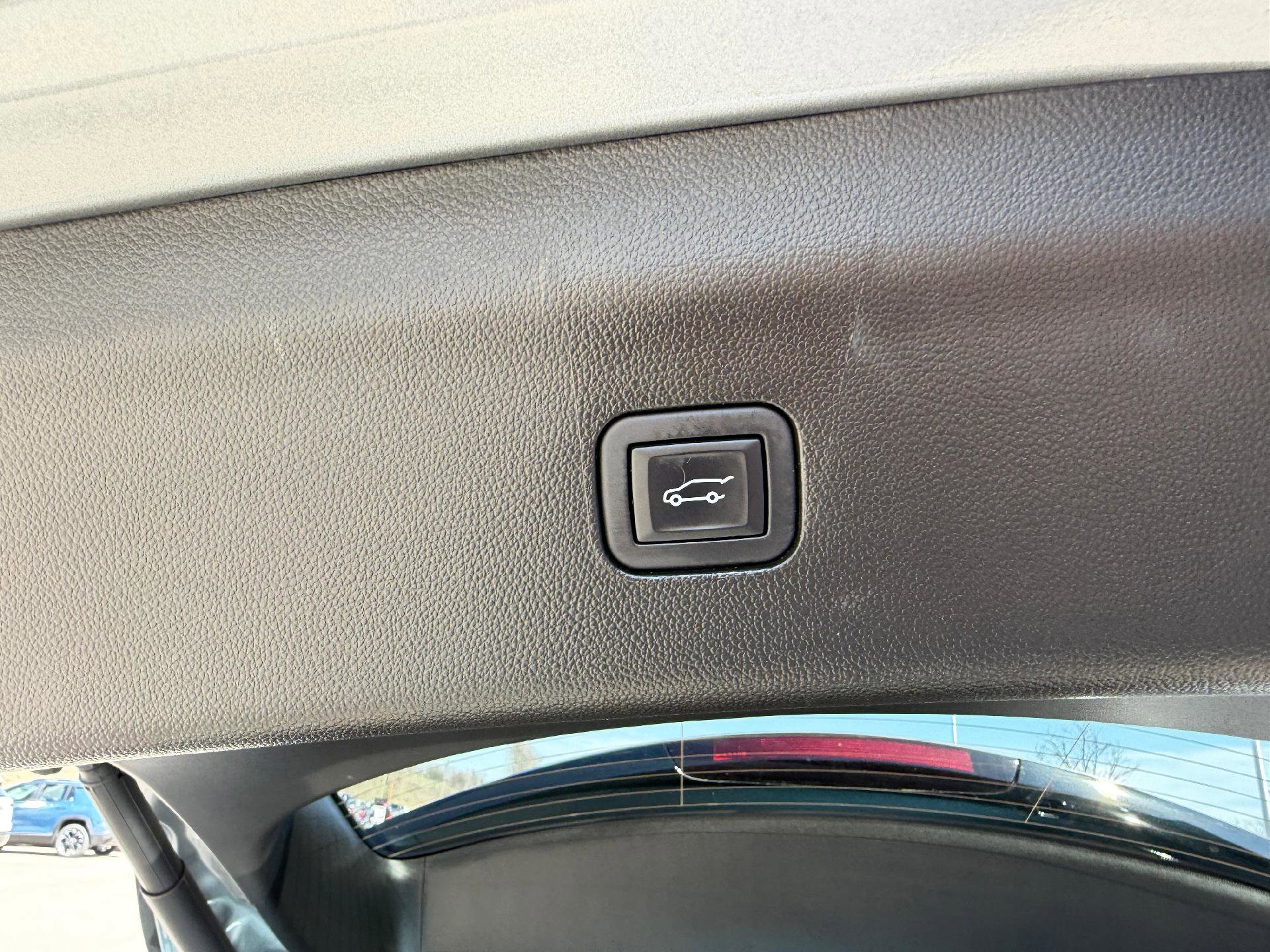 Certified 2024 Buick Enclave Essence w/ Experience Buick Package image 13