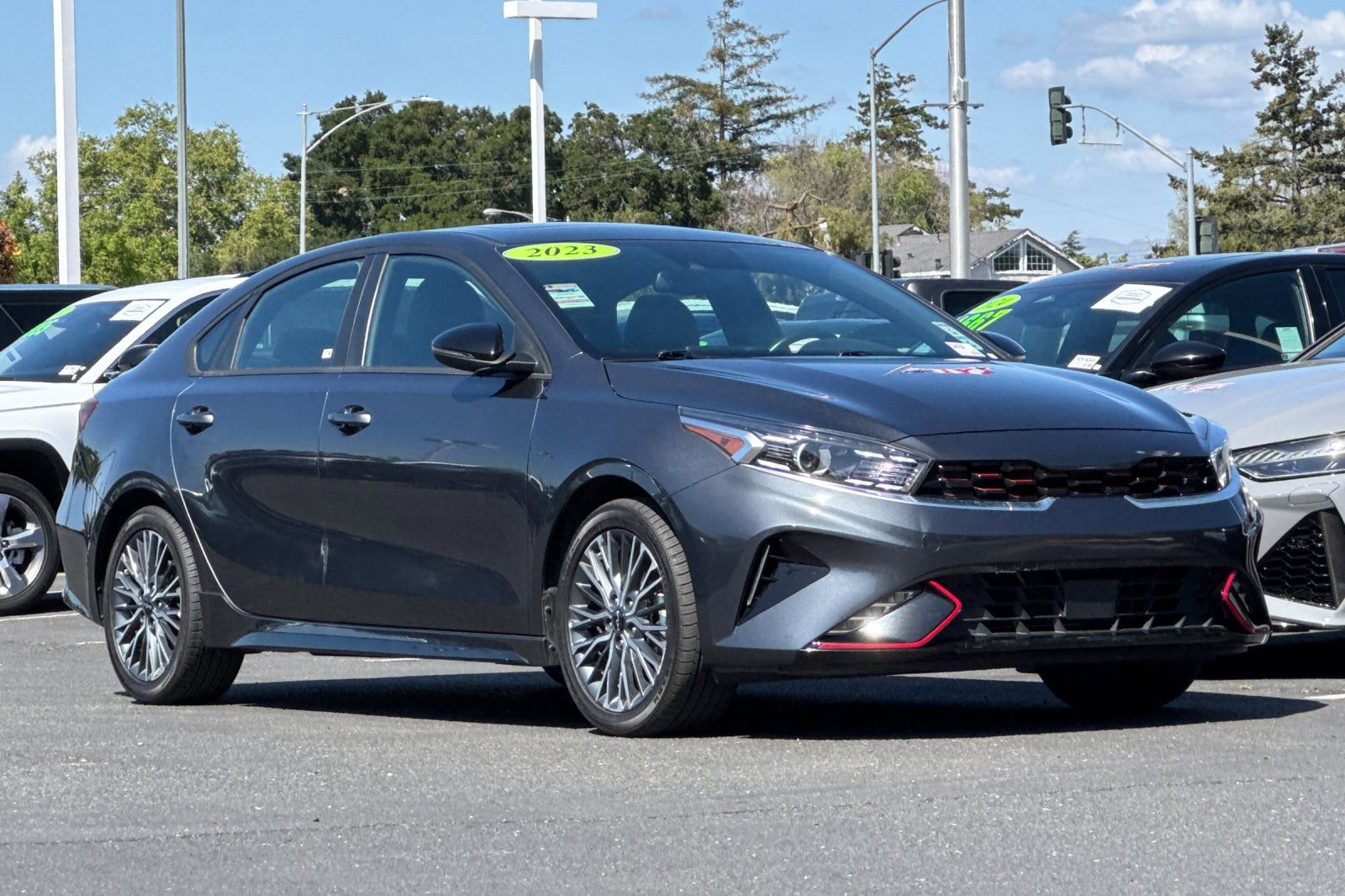 Used 2023 Kia Forte GT-Line w/ GT-Line Premium Package FWD image 2