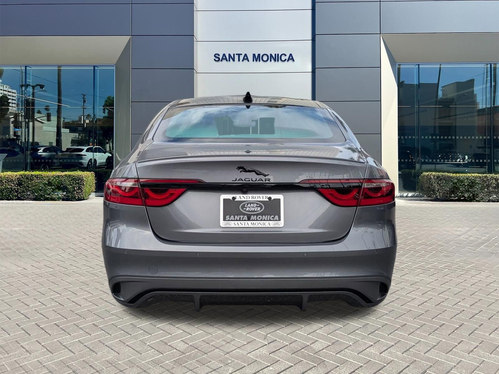 Used 2024 Jaguar XF R-Dynamic SE image 6