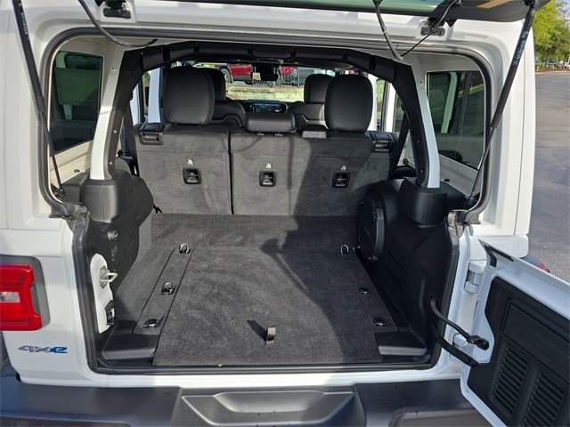 Used 2024 Jeep Wrangler Sahara w/ Technology Group image 12