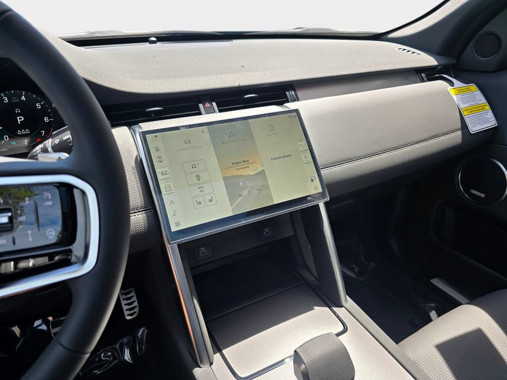 New 2026 Land Rover Discovery Sport Landmark AWD/4WD image 20