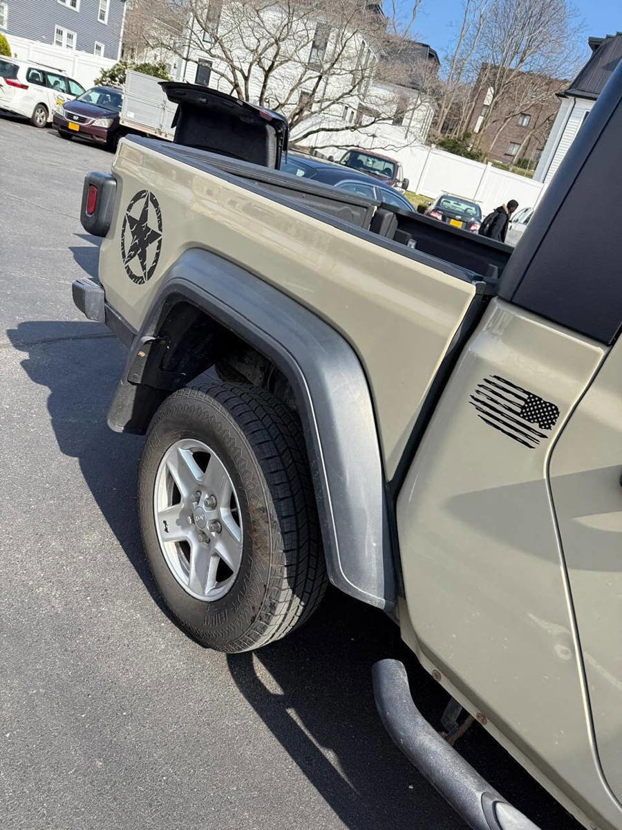 Used 2020 Jeep Gladiator Sport w/ Quick Order Package 24S image 18