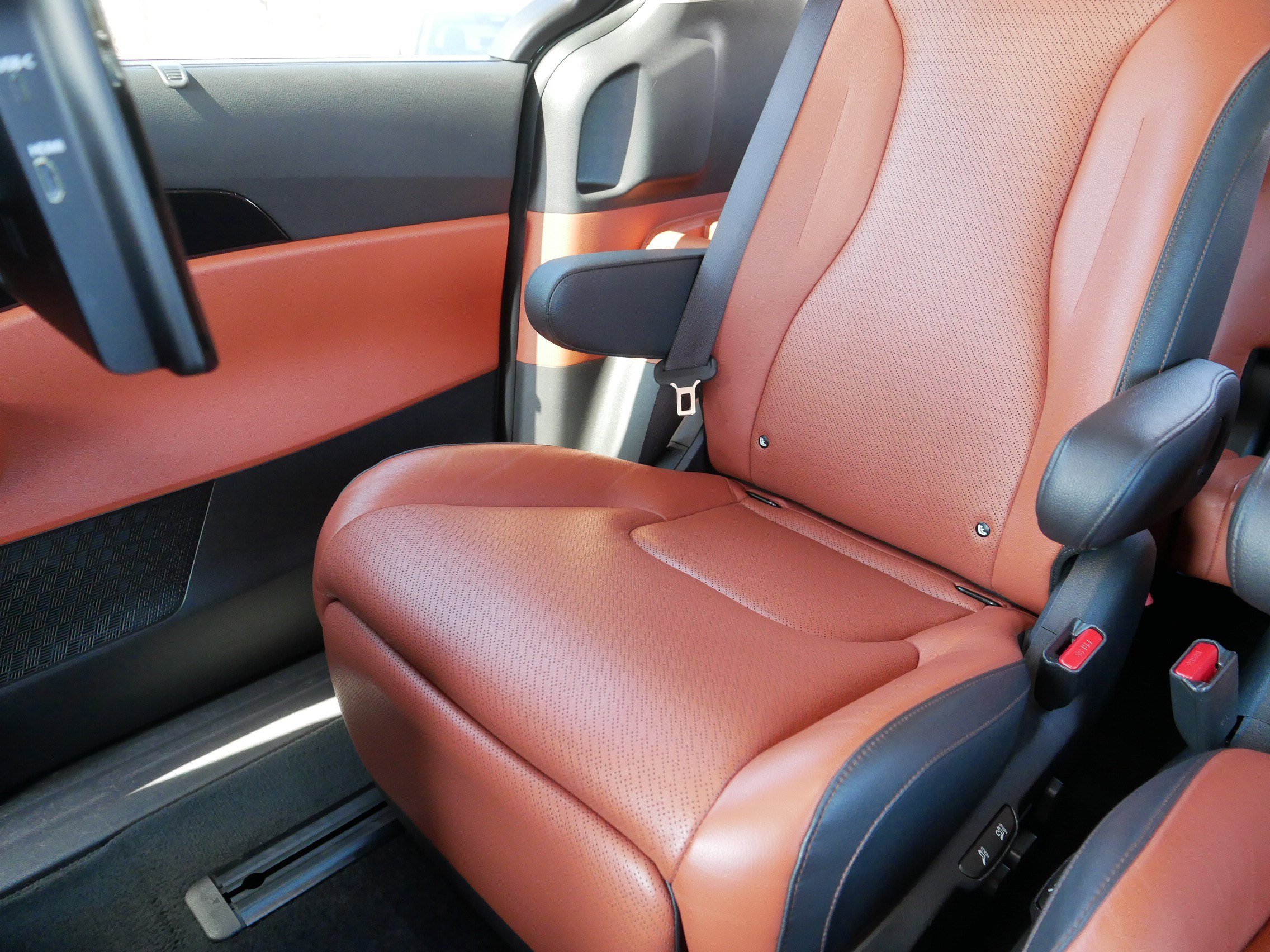 Used 2025 Kia Carnival SX Prestige image 12