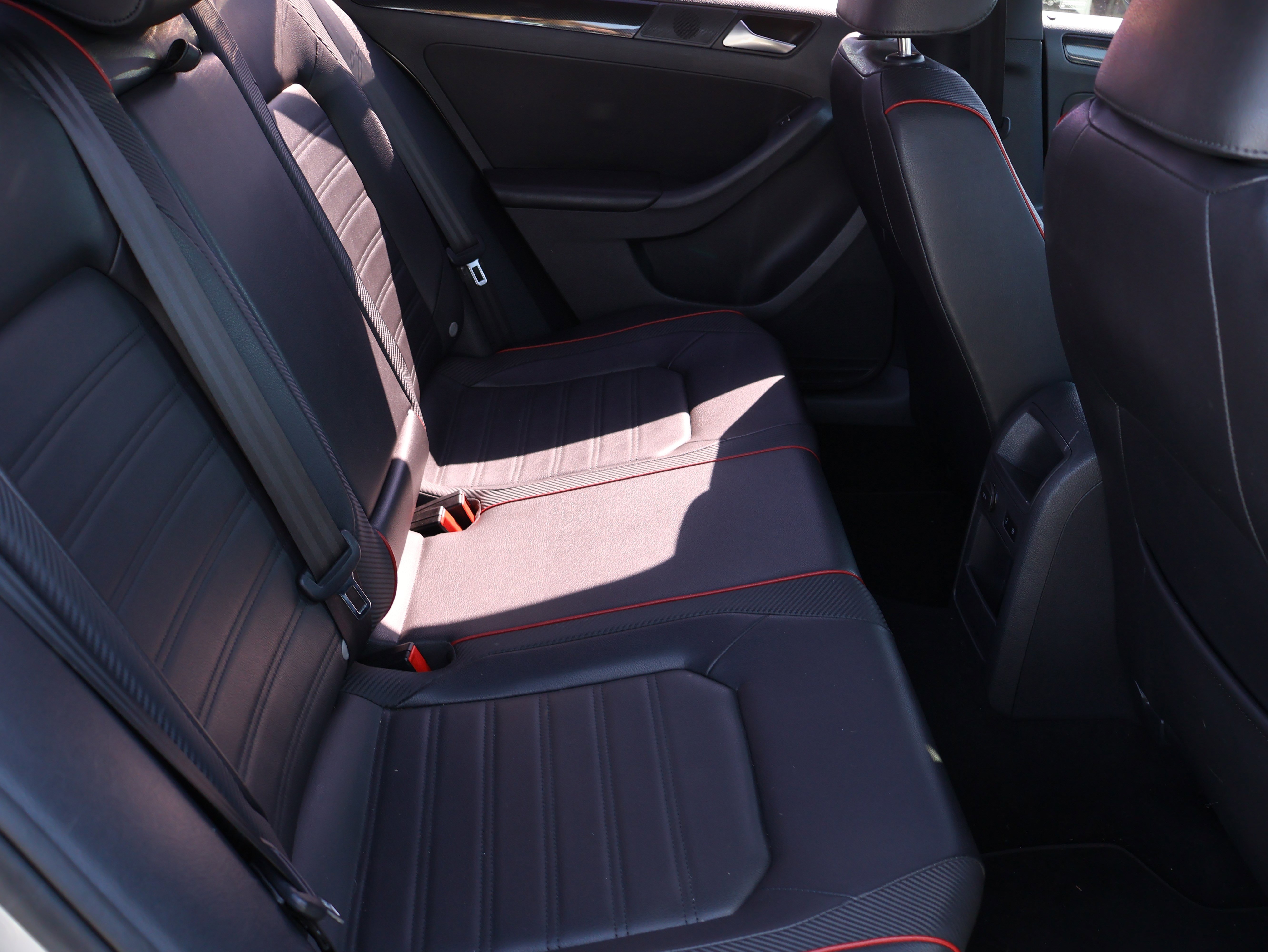 Used 2014 Volkswagen Jetta GLI image 14