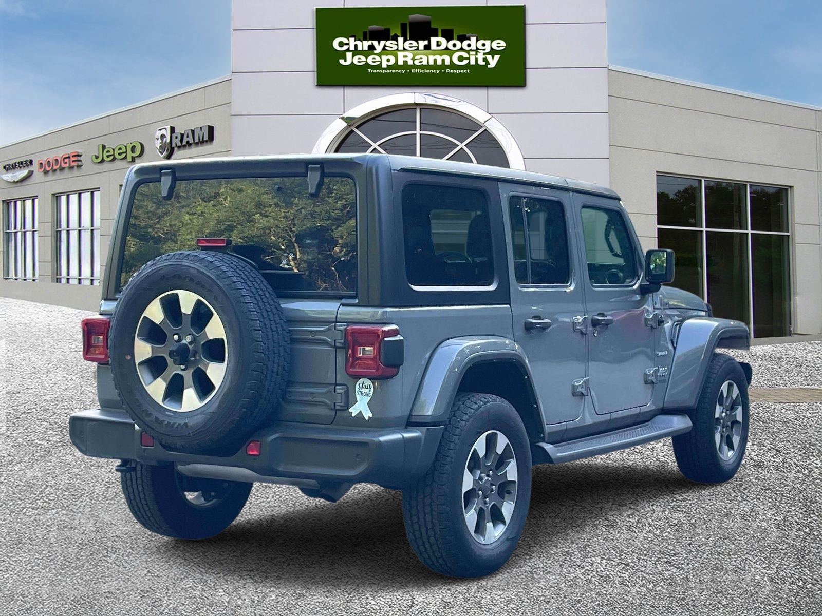 Used 2022 Jeep Wrangler Unlimited Sahara w/ Safety Group AWD/4WD image 6