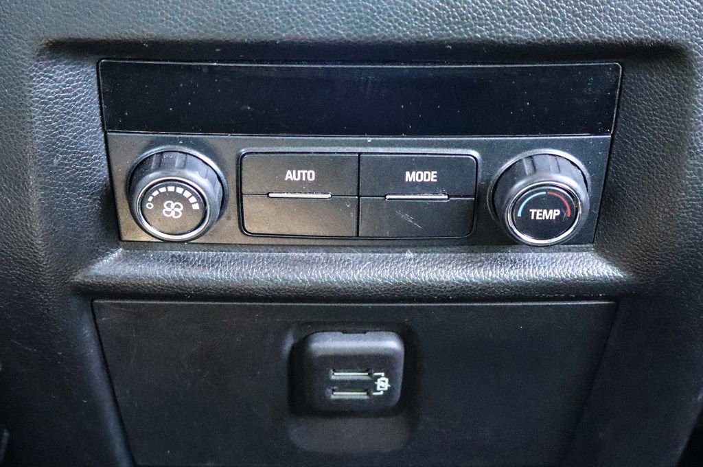 Used 2019 Chevrolet Traverse LT image 33