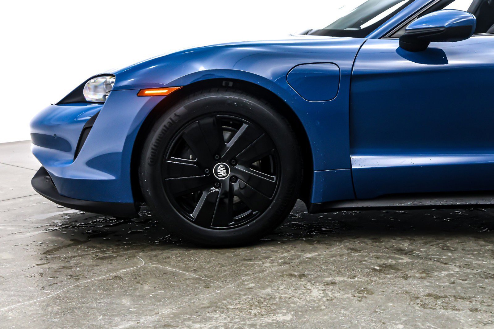 Used 2023 Porsche Taycan RWD image 11