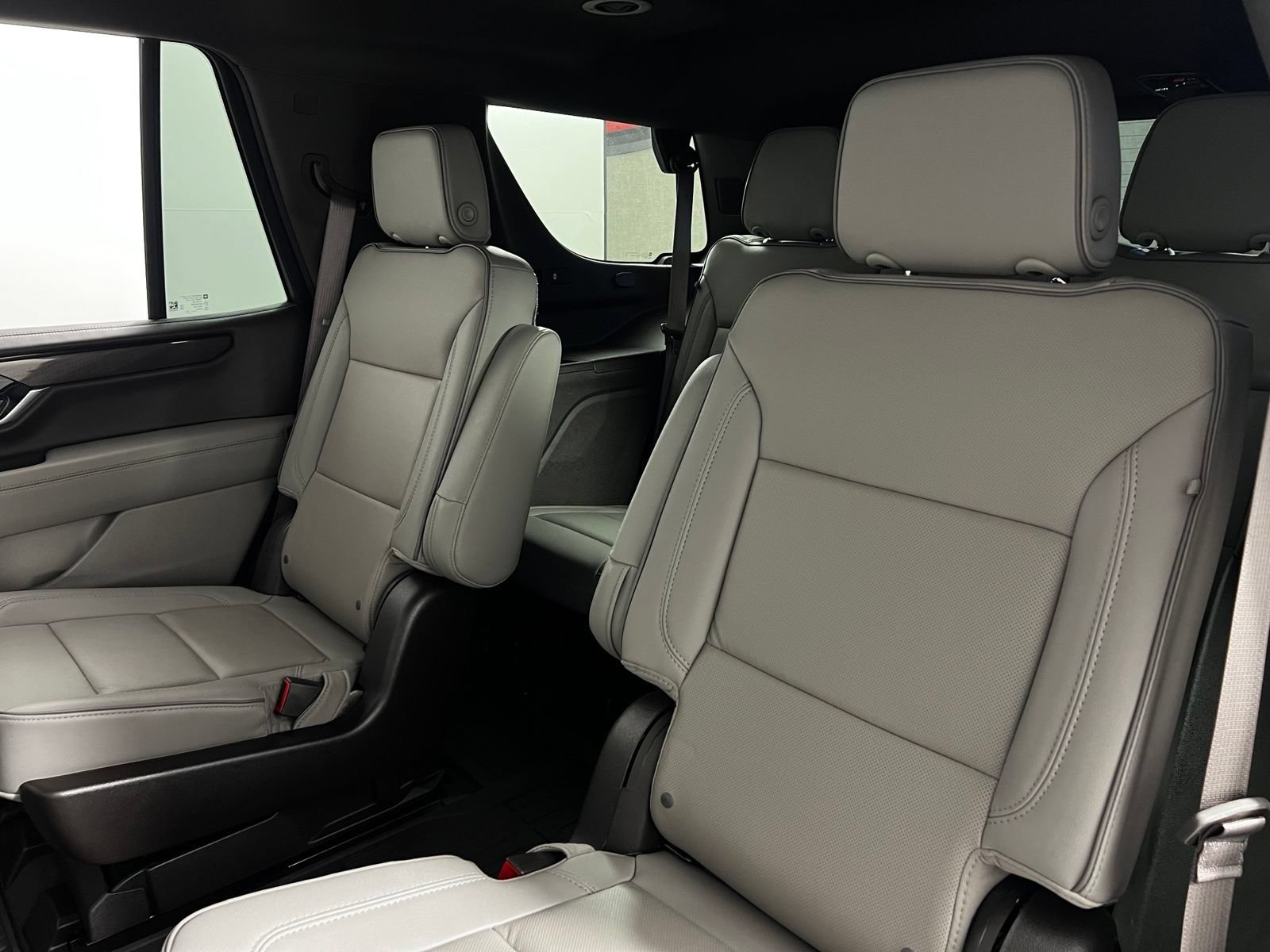 Used 2025 GMC Yukon Elevation AWD/4WD image 25