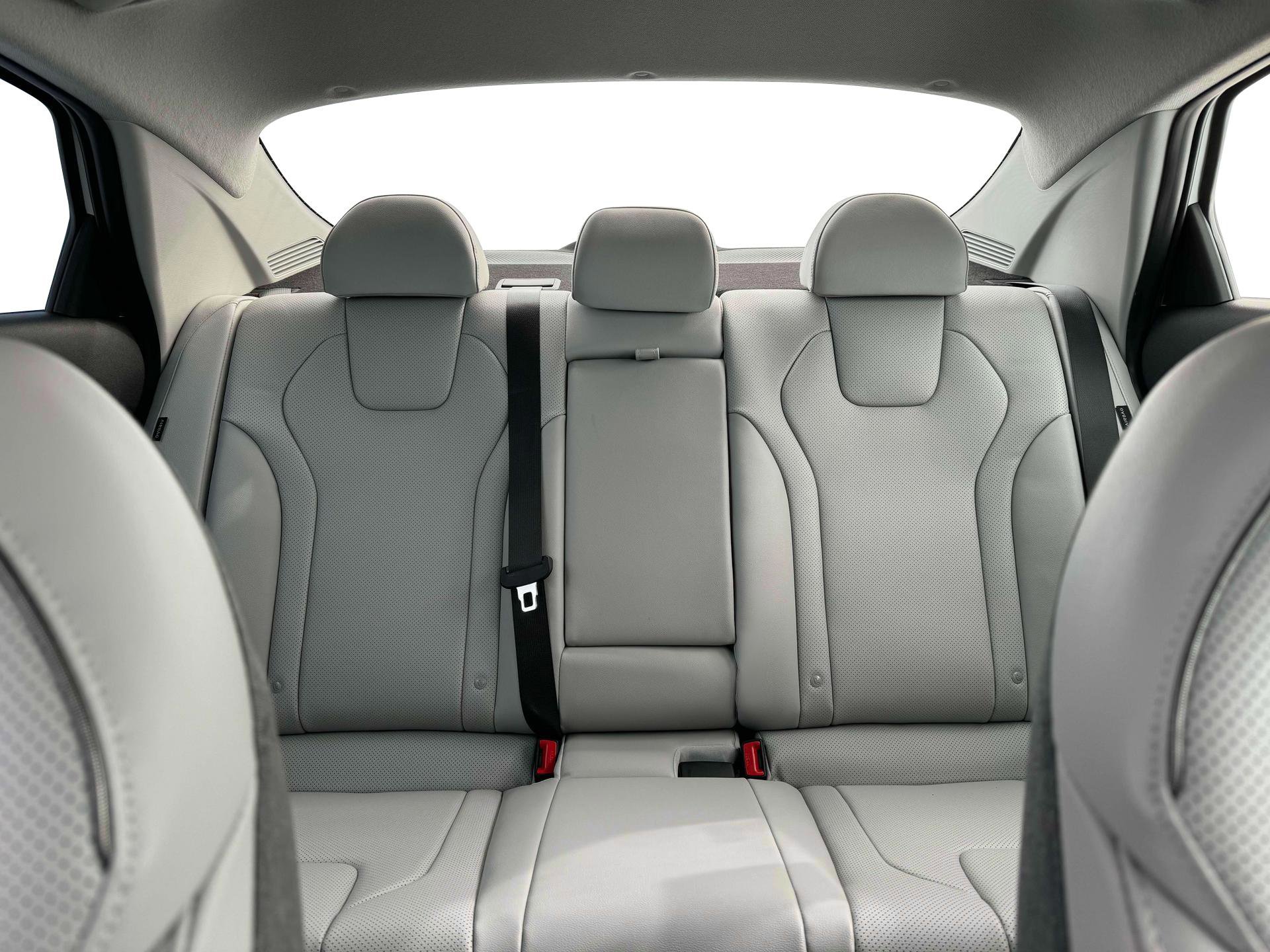 Used 2025 Hyundai Elantra Limited image 16