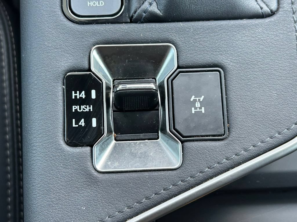 Used 2024 Lexus GX 550 w/ Accessory Package (Z1) AWD/4WD image 35