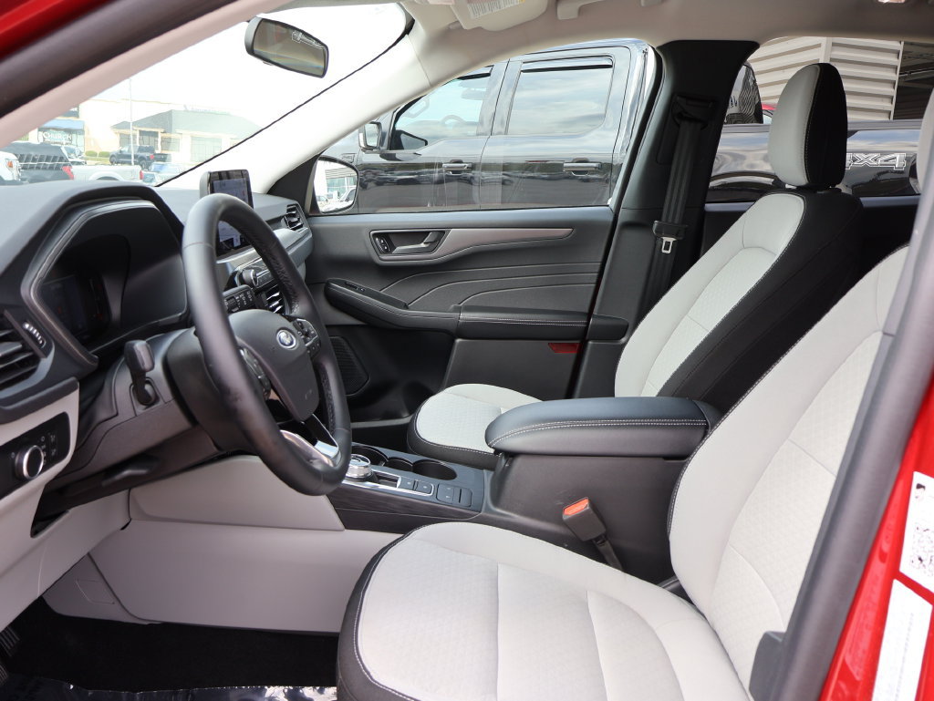 Used 2025 Ford Escape Active w/ Cold Weather Package FWD image 22