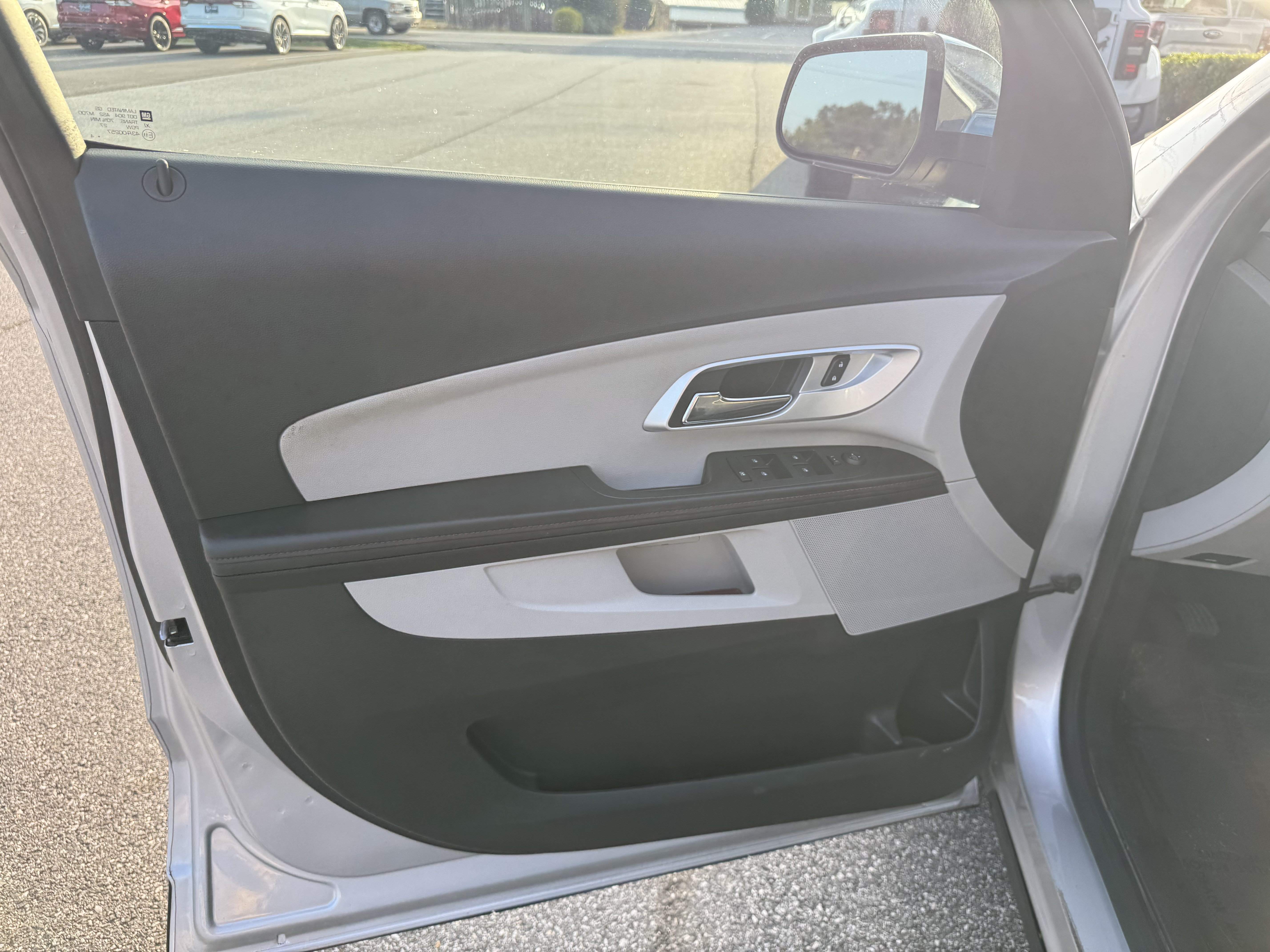 Used 2015 Chevrolet Equinox LT w/ Driver Convenience Package FWD image 6