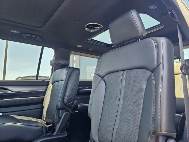 New 2026 Jeep Grand Wagoneer 4WD w/ Premium Group I image 21