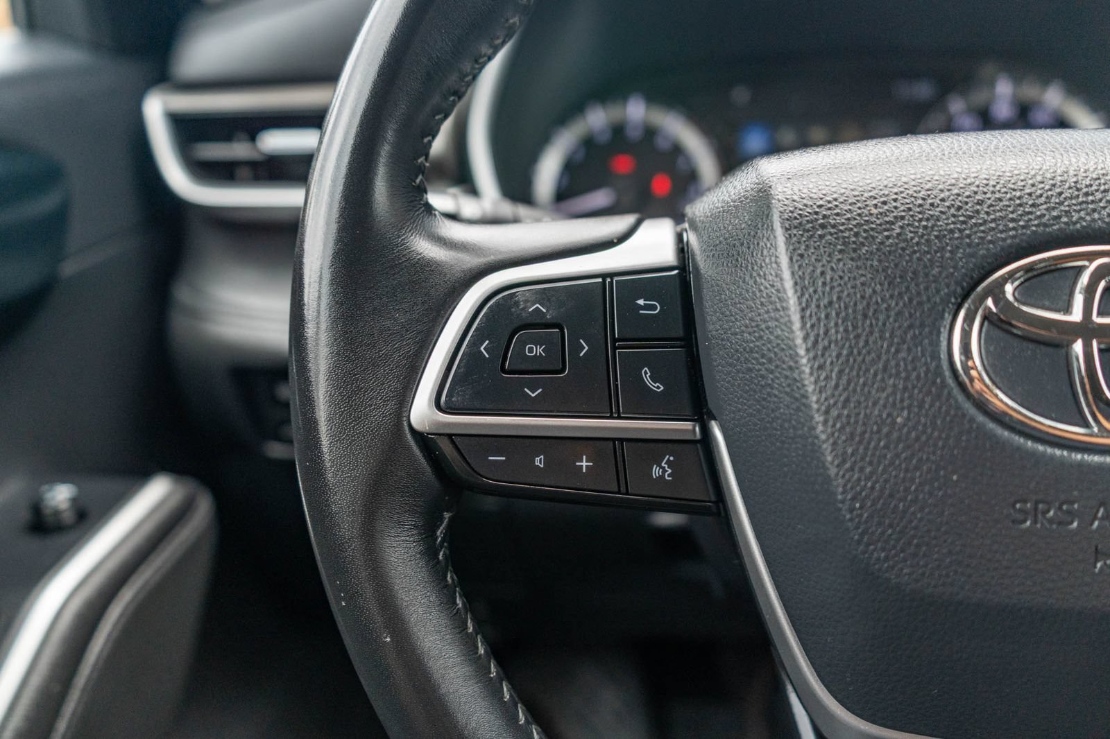 Used 2024 Toyota Highlander XLE FWD image 27