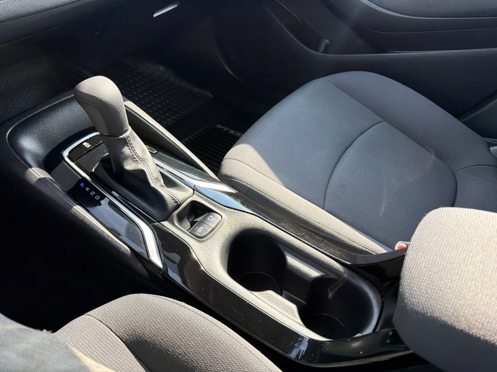 Used 2020 Toyota Corolla LE FWD image 24