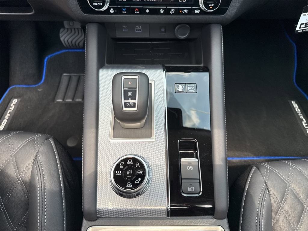 New 2025 Mitsubishi Outlander SEL image 34