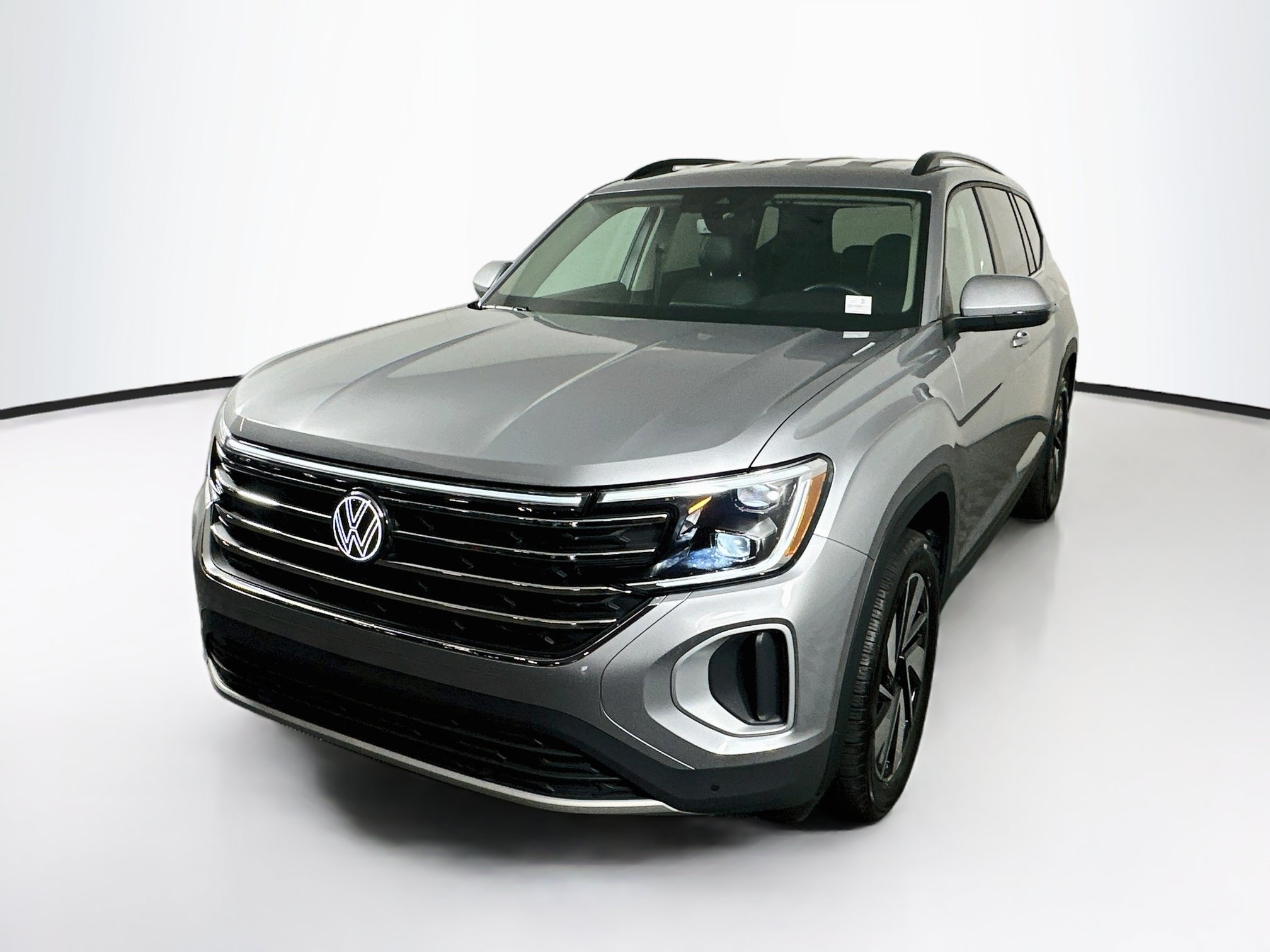 Used 2026 Volkswagen Atlas SE FWD image 3