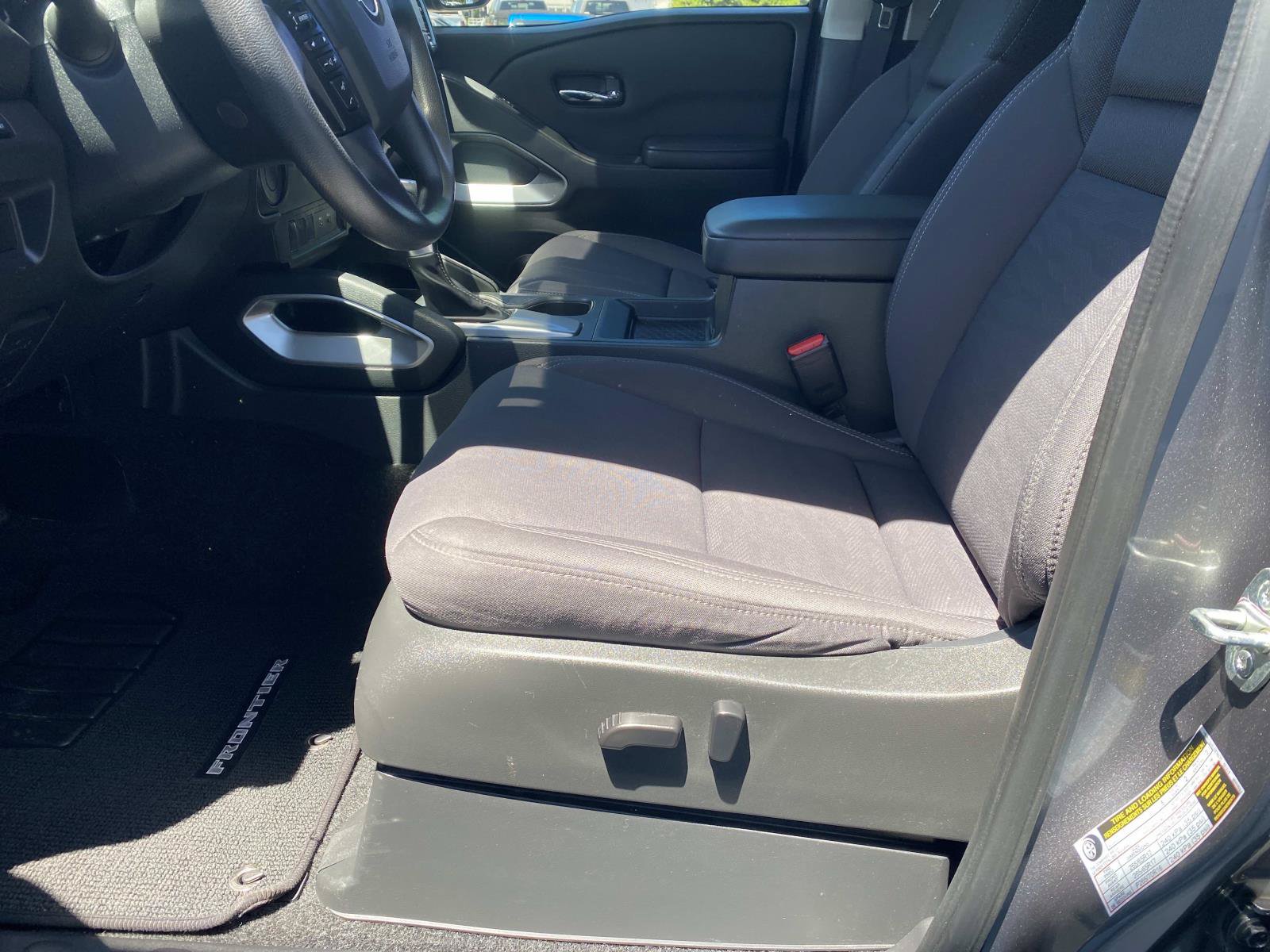 Used 2023 Nissan Frontier SV RWD image 17