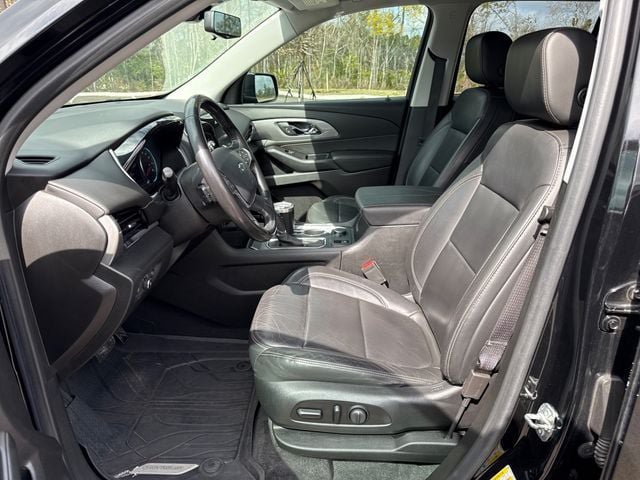 Used 2020 Chevrolet Traverse RS w/ LPO, Floor Liner Package FWD image 4