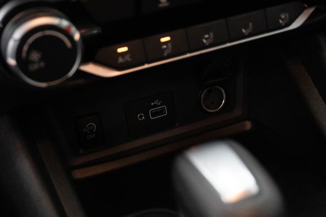 Used 2025 Nissan Sentra S image 25