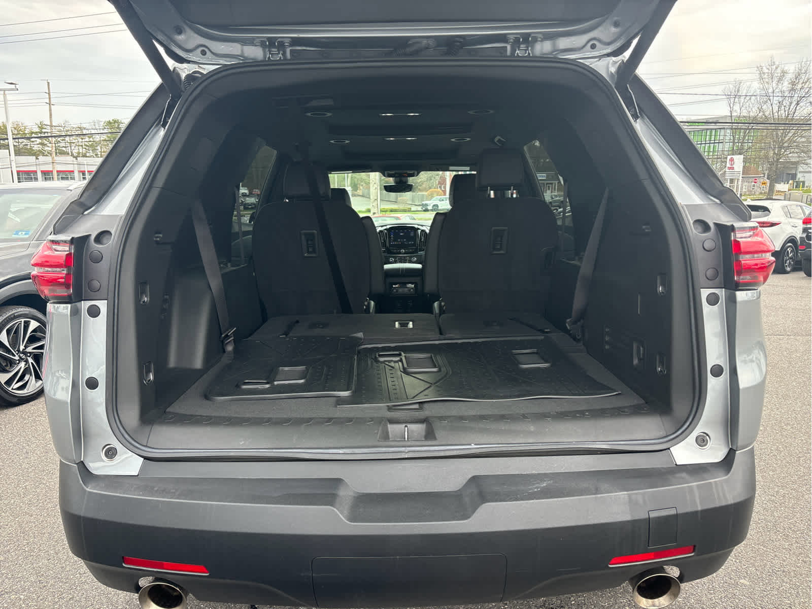 Certified 2023 Chevrolet Traverse RS w/ LPO, Floor Liner Package AWD/4WD image 26