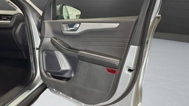 Used 2024 Ford Escape Platinum image 33
