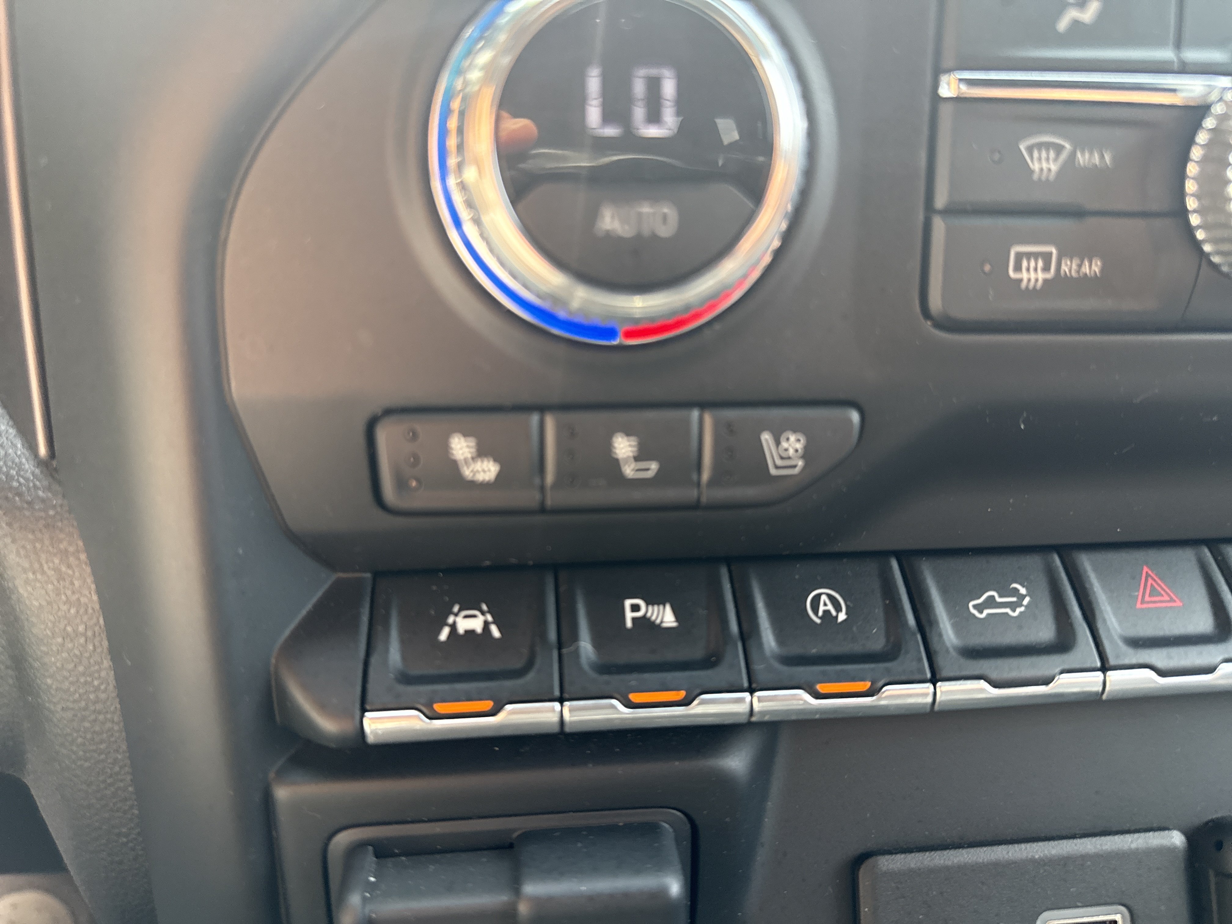 Used 2020 GMC Sierra 1500 AT4 w/ AT4 Premium Package AWD/4WD image 28