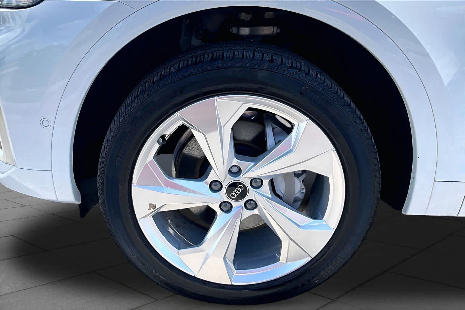 Used 2022 Audi Q5 2.0T Prestige w/ Prestige Package AWD/4WD image 11