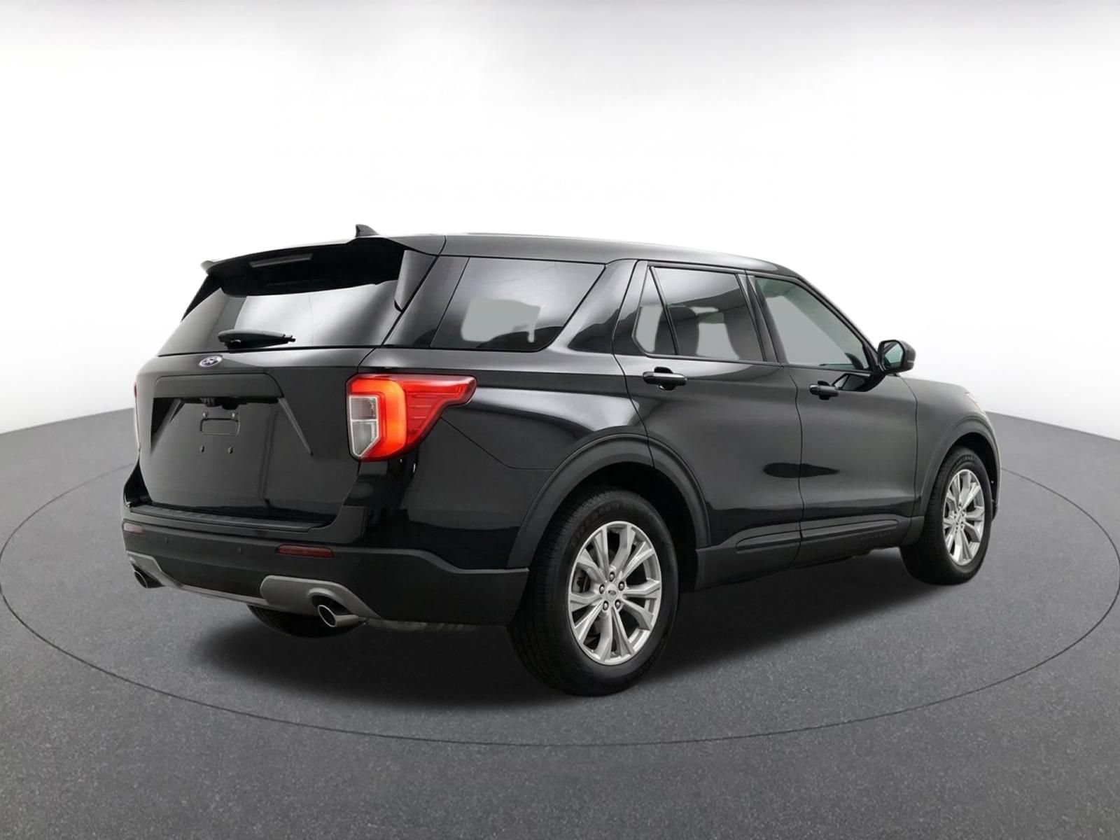 Used 2024 Ford Explorer Limited AWD/4WD image 9