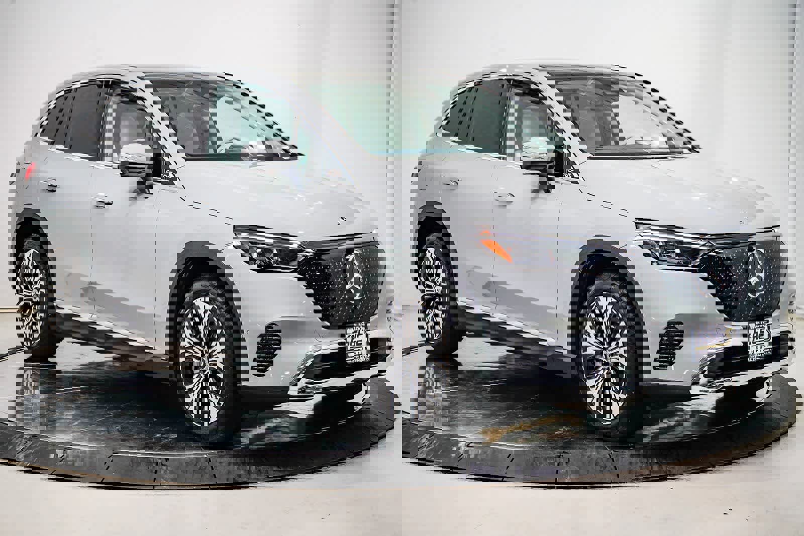 Used 2026 Mercedes-Benz EQE 320+ SUV image 5