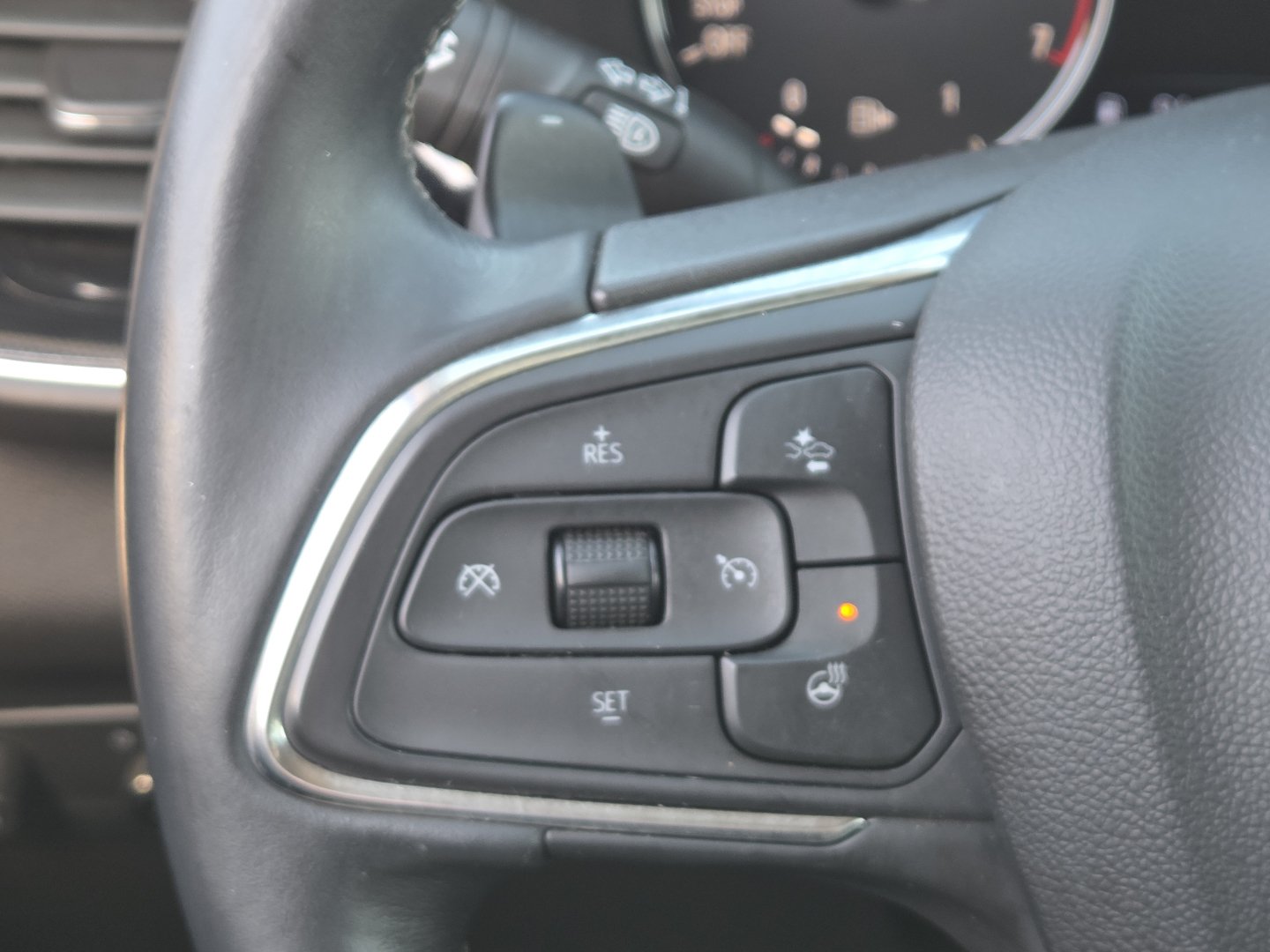 Used 2022 Buick Envision Essence w/ Technology Package II FWD image 10