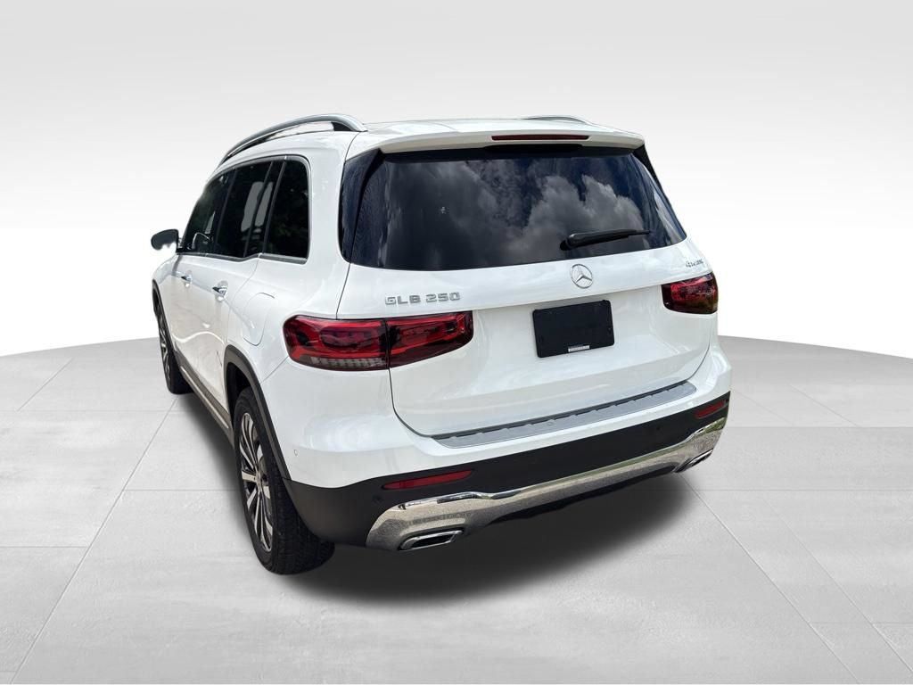 Used 2022 Mercedes-Benz GLB 250 4MATIC image 8